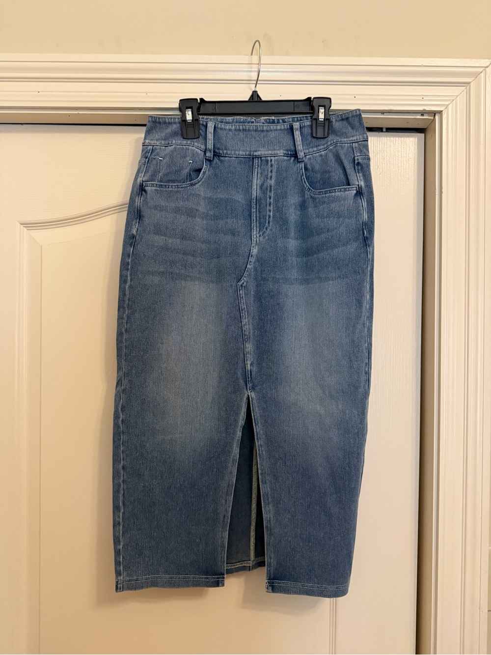 HALARA Light Blue Straight-Leg Jeans Skirt with Front Slit